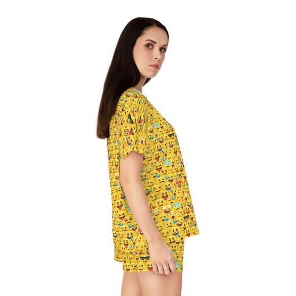 Emoji Print Yellow T-Shirt and Shorts Set - Picture 3 of 4